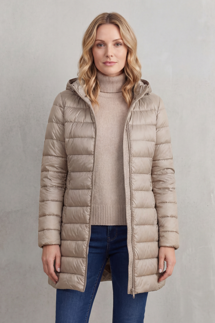 Fall fashion essential: women's lightweight hooded puffer jacket for stylish cozy outerwear.