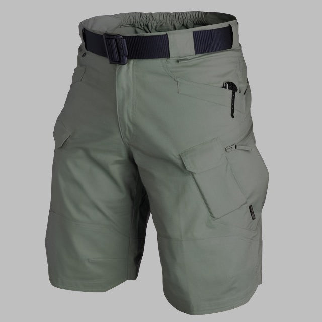 Durable men's outdoor shorts with a comfortable stretch fit. Essential activewear for all conditions.