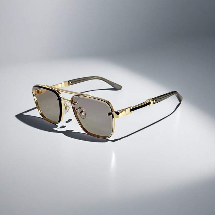 Elegant unisex squared sunglasses, featuring gradient lenses and UV protection for travel.