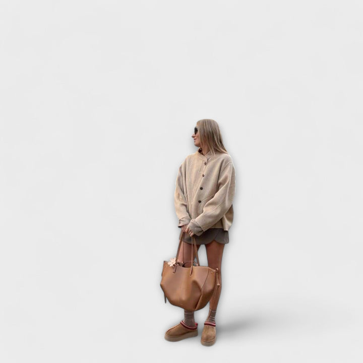 Classic brown elegant vintage leather tote bag for women, a timeless daily shoulder handbag accessory.