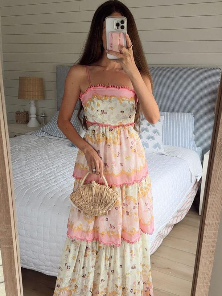 Casual women's long summer dress with a flowing silhouette. Versatile for daily wear or holiday vibes.