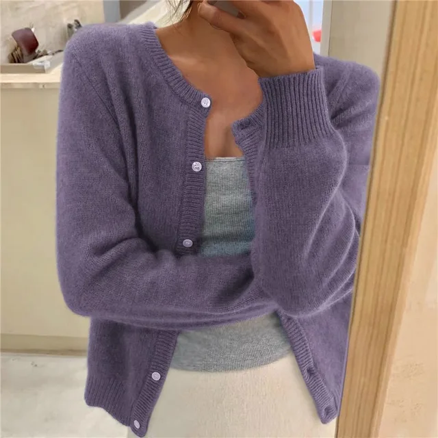 Cropped fluffy women's cardigan, round neck, button front. Soft, cozy, ideal for casual everyday layering.