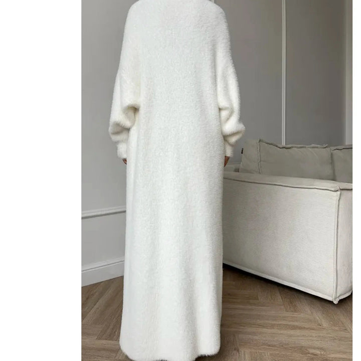 Cozy white long cardigan for women, loose fit, ideal for chic fall and winter style.