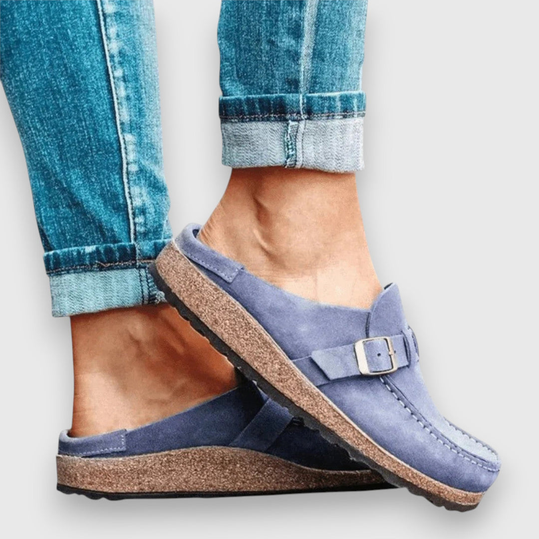 Casual women's sandals, non-slip for summer walks, ultimate comfort and vacation ready.