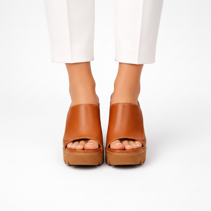 Versatile women's classic high heels with platform for an elegant look. Perfect for any dress code.