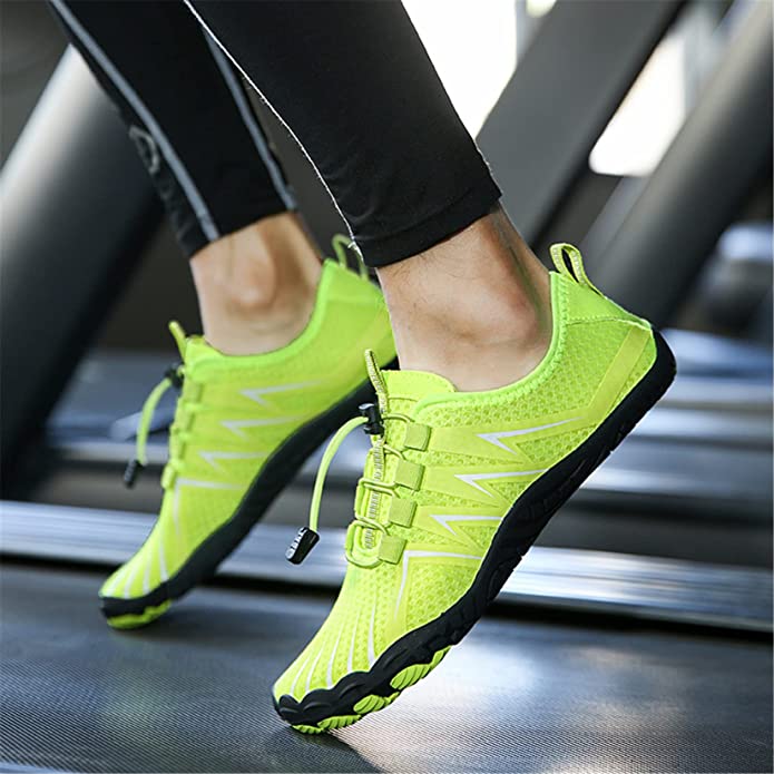 Men's outdoor barefoot shoes, wide fit and flexible sole for natural movement.