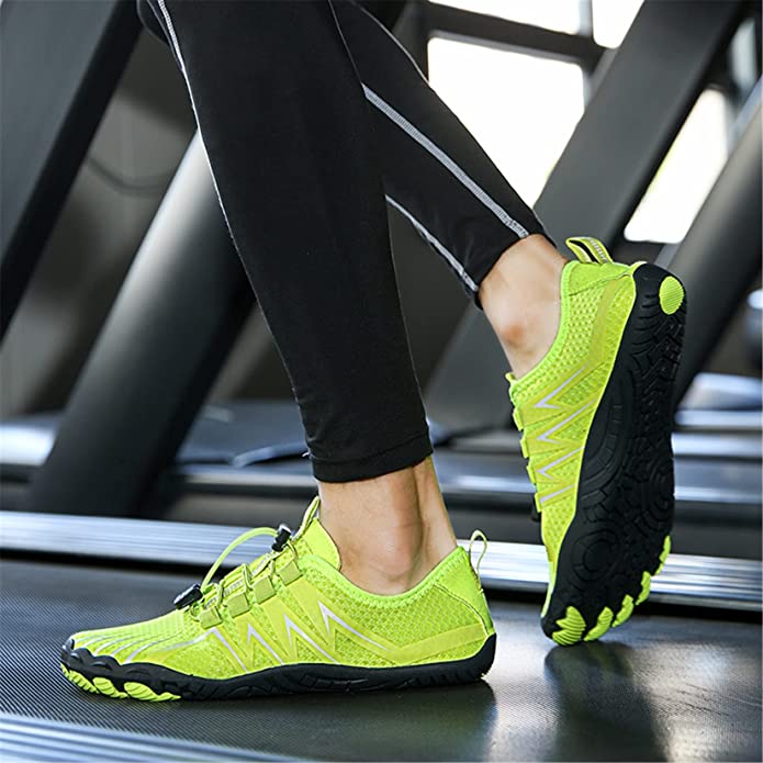 Men's wide fit barefoot shoes, perfect for comfortable outdoor and casual walking.