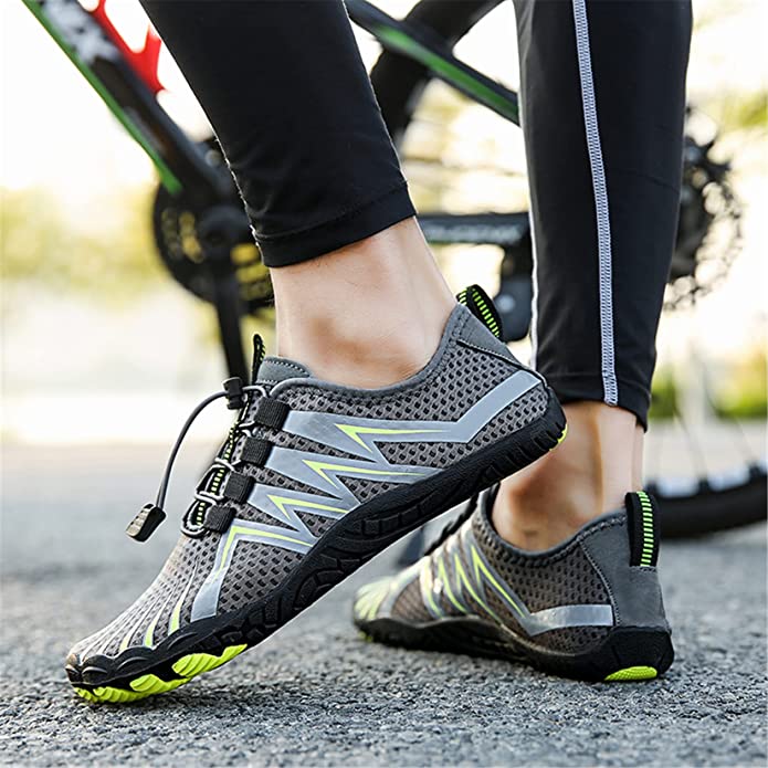 Breathable men's minimalist barefoot footwear, offering wide fit and comfort.