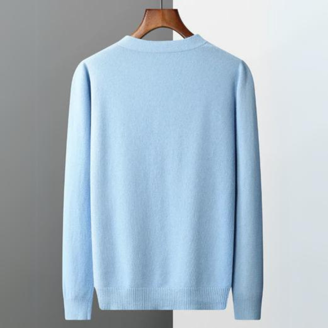Smart casual men's V-neck cardigan, ideal for layering over tees or dress shirts. Long sleeve.