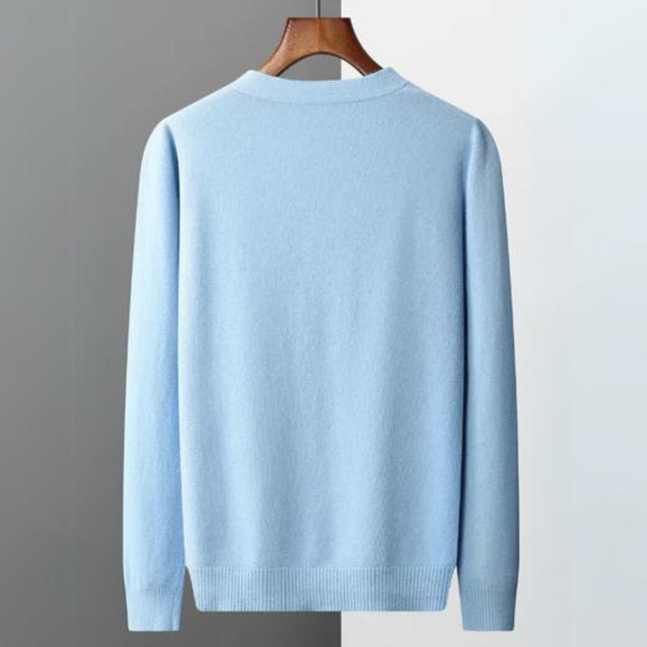 Smart casual men's V-neck cardigan, ideal for layering over tees or dress shirts. Long sleeve.