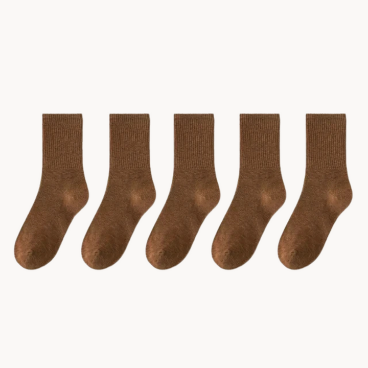 Cozy unisex socks, soft cushioning & arch support for luxurious foot comfort.