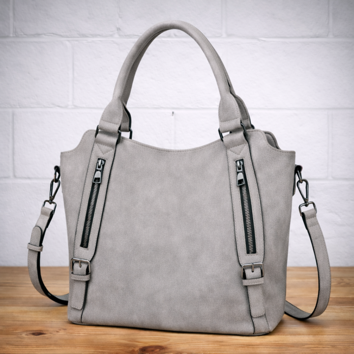 Adjustable strap women's quilted bag, a timeless accessory for any elegant outfit.