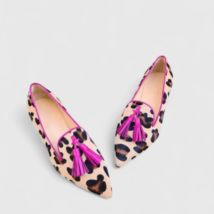Elegant women's flat patterned loafers with pointed toe. Comfortable slip-on design, perfect for casual or office wear.