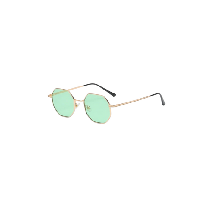 Fashionable women's polygonal summer shades with a durable metal frame. Trendy eye protection.