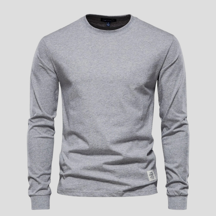 Casual men's long-sleeve round-neck top, designed for versatile everyday wear & comfort.