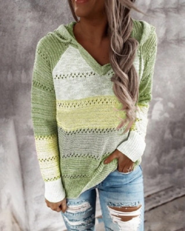 Comfortable women's fashion hoodie. Everyday modern sweatshirt in a relaxed fit for streetwear appeal.