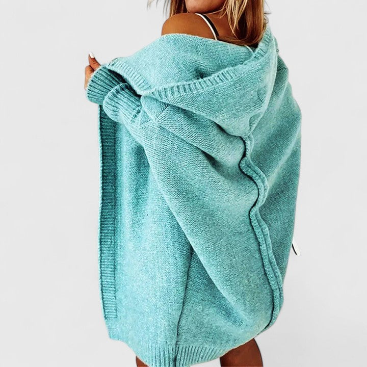 Chic oversized women's cardigan, a comfortable knit sweater perfect for autumn fashion & versatile spring layering.