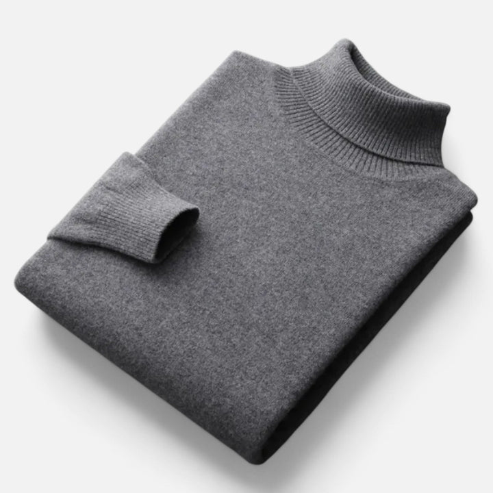 Winter men's high-lapel oversized pullover. Stylish knitwear for ultimate comfort & warmth.