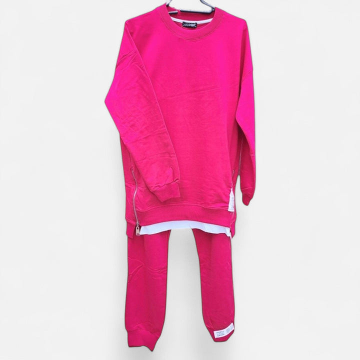 Stylish women's coordinated lounge wear set: long-sleeve sweatshirt with slit & comfortable pull-on pants.