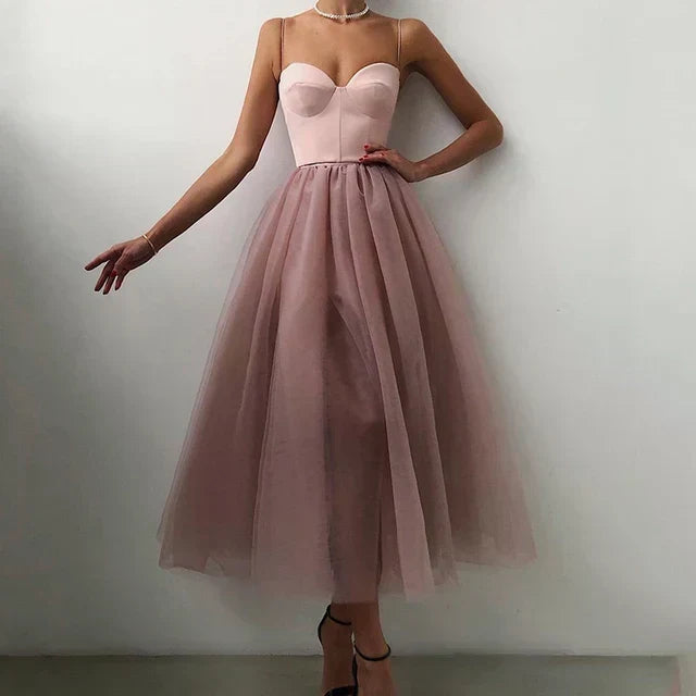 Elegant women's evening dress with a flattering corset bodice & A-line silhouette, perfect for formal occasions.