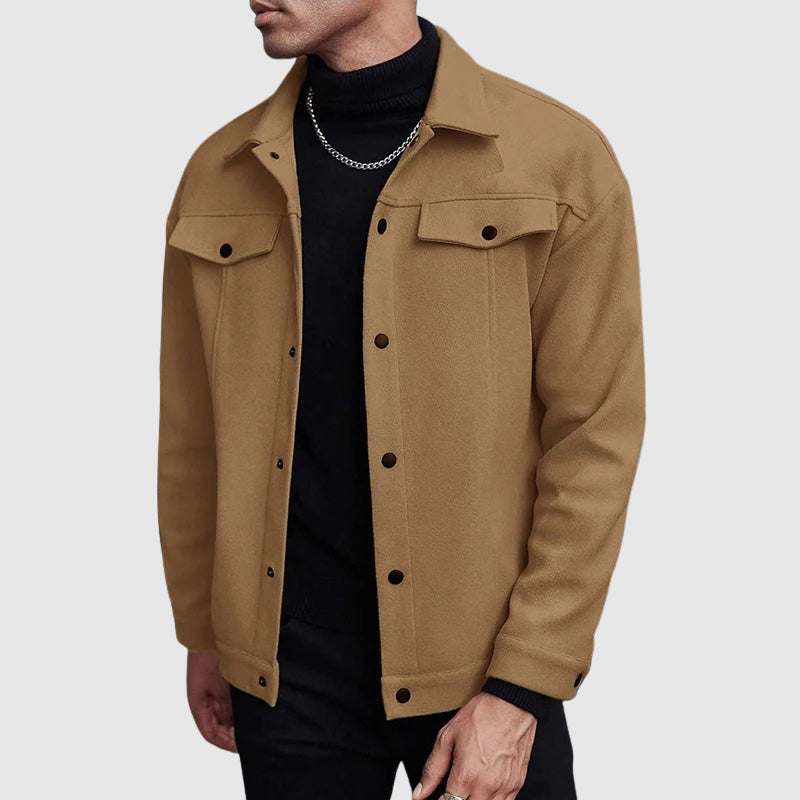 Men's stylish casual shirt jacket with collar and button-up front. Perfect for a timeless everyday look.