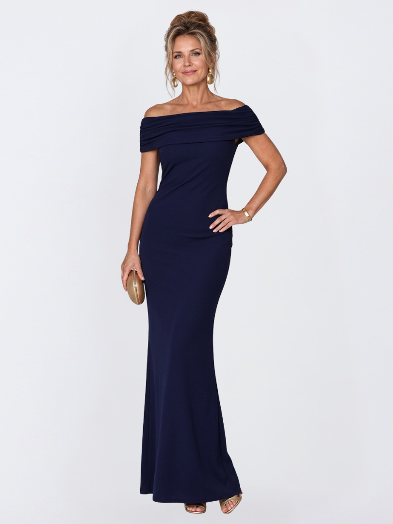 Elegant women's off-shoulder bodycon maxi dress with stylish twist back for evening parties.