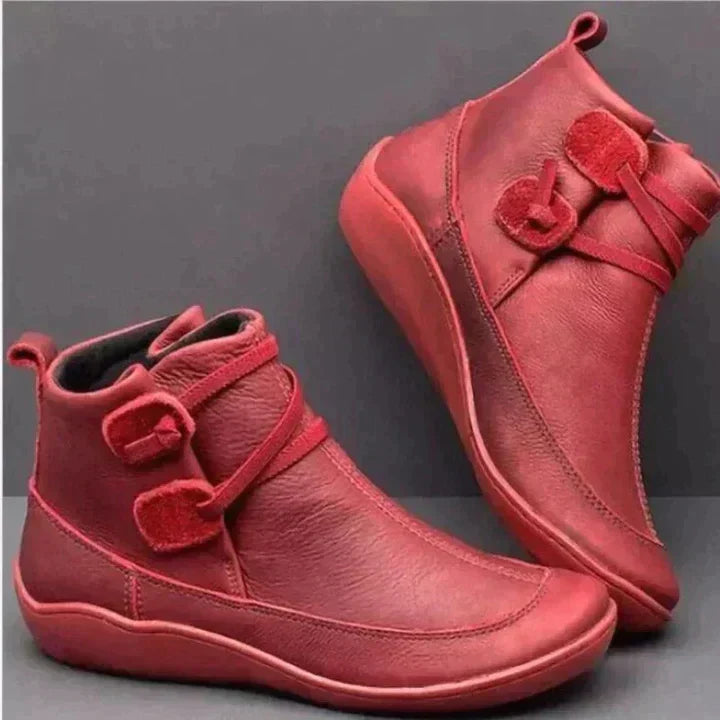 Elegant women's ankle boots, classic design, for comfortable everyday wear. Supportive footwear perfect for fall/winter.