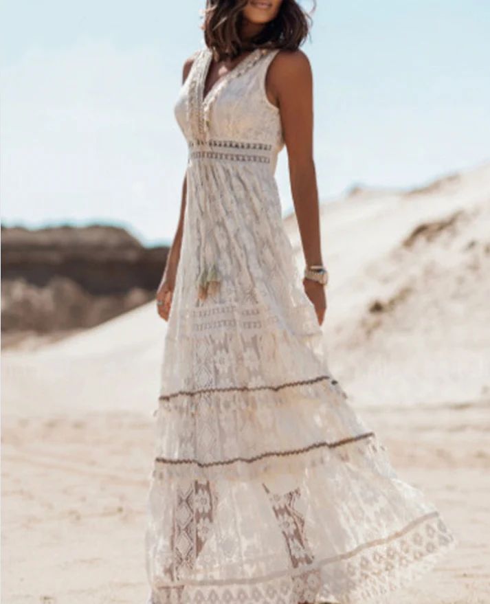 Elegant vintage-inspired women's maxi dress. Boho style with a flattering drawstring waist, suitable for many occasions.