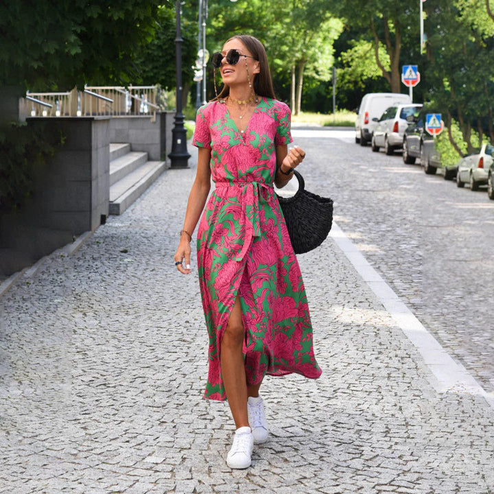 Effortless women's summer floral wrap midi dress with short sleeves, great for daytime casual wear.