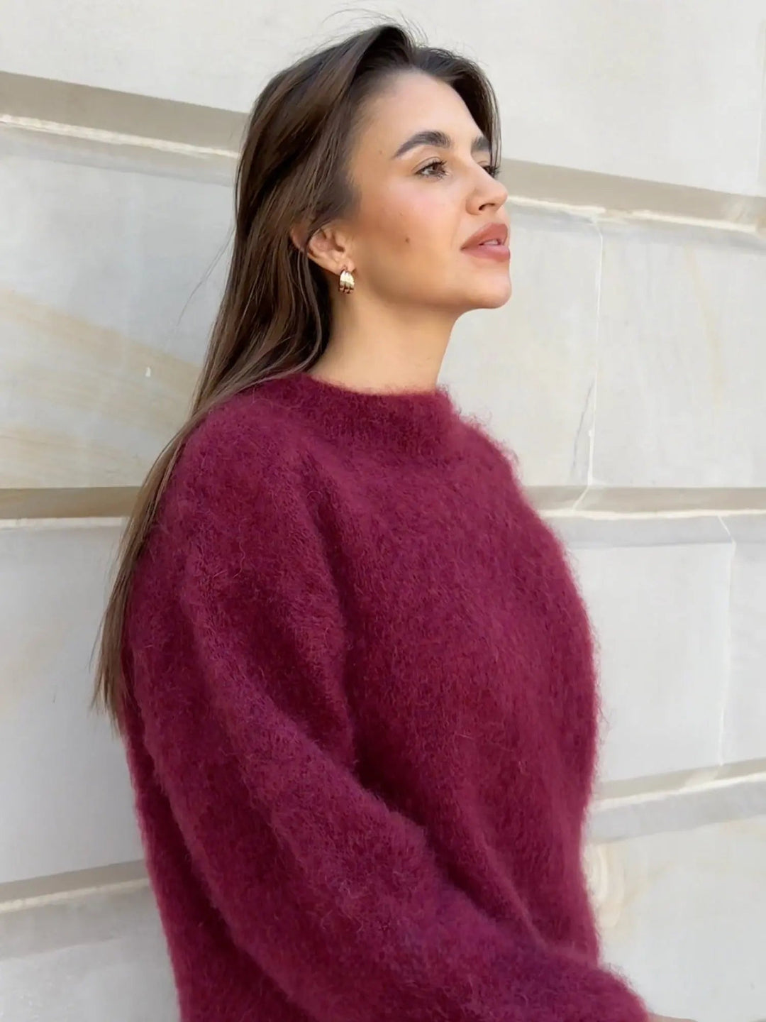 Chic women's oversized pullover with a relaxed fit. Ideal for effortless everyday style and cozy fashion.