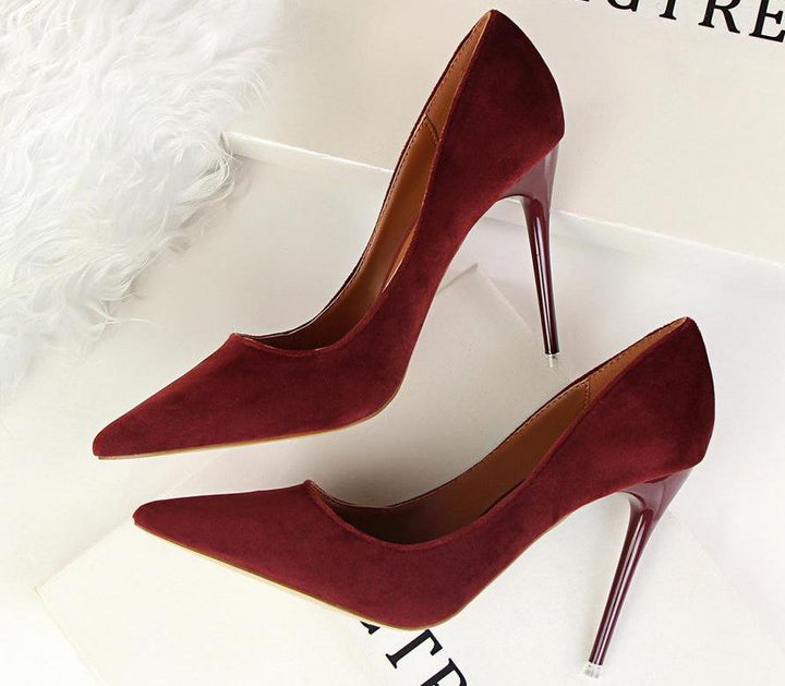Classic Roman style high heels for women, elegant and comfortable versatile footwear for timeless fashion.