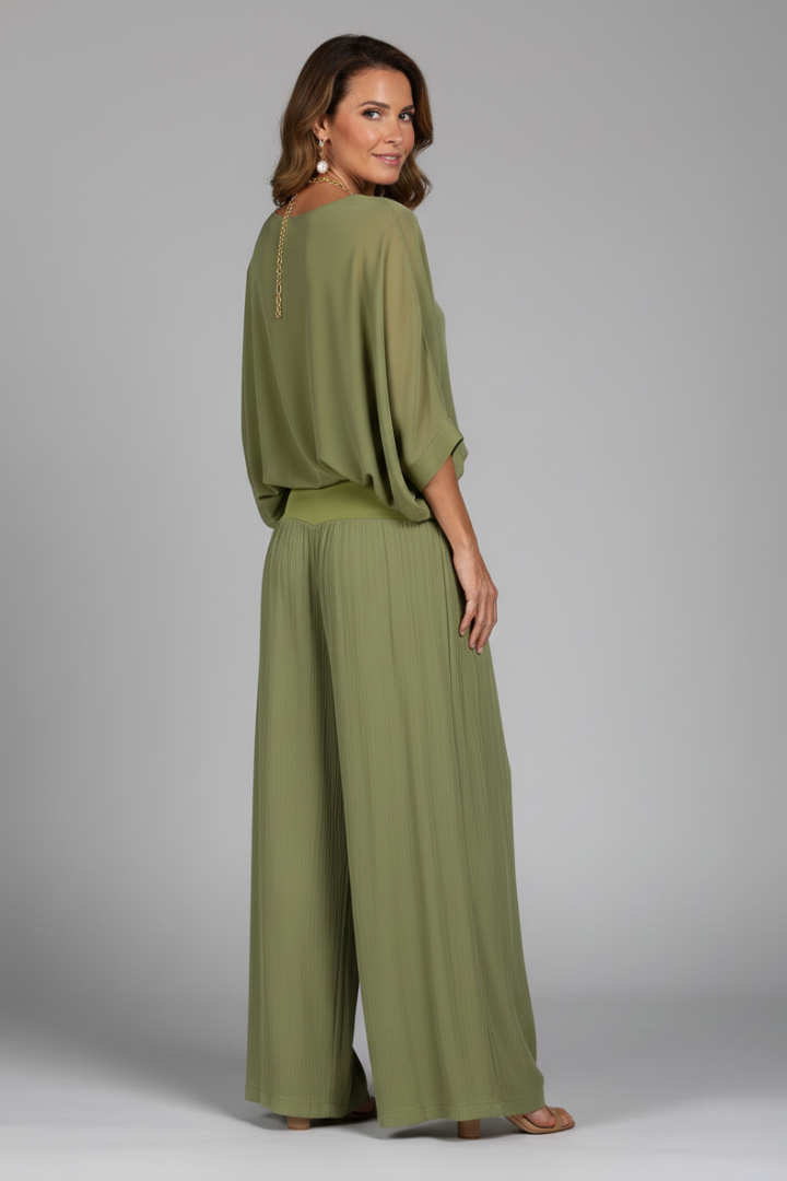 Elegant women's two-piece chiffon wide-leg pants set, a versatile summer ensemble for any occasion.