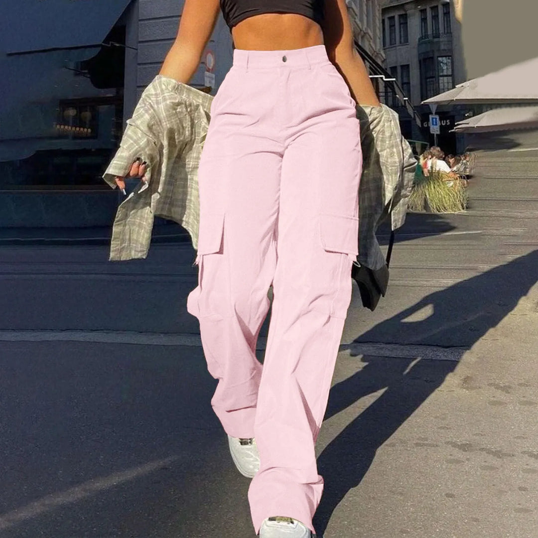 Everyday women's high-waist relaxed fit cargo pants, practical utility style & comfy fashion.