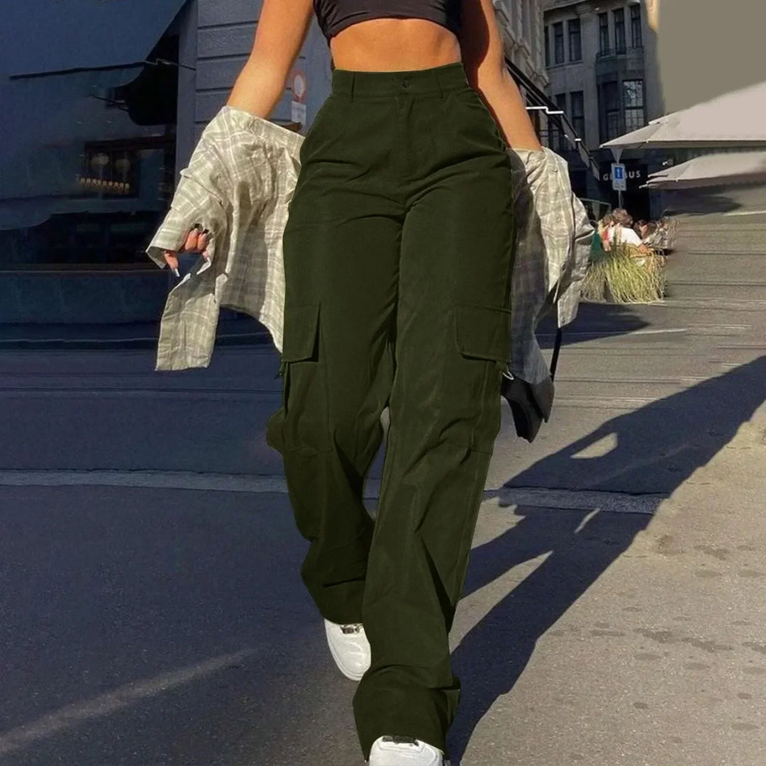 Comfy women's high-waist relaxed fit cargo trousers with practical multi-pockets, casual style.