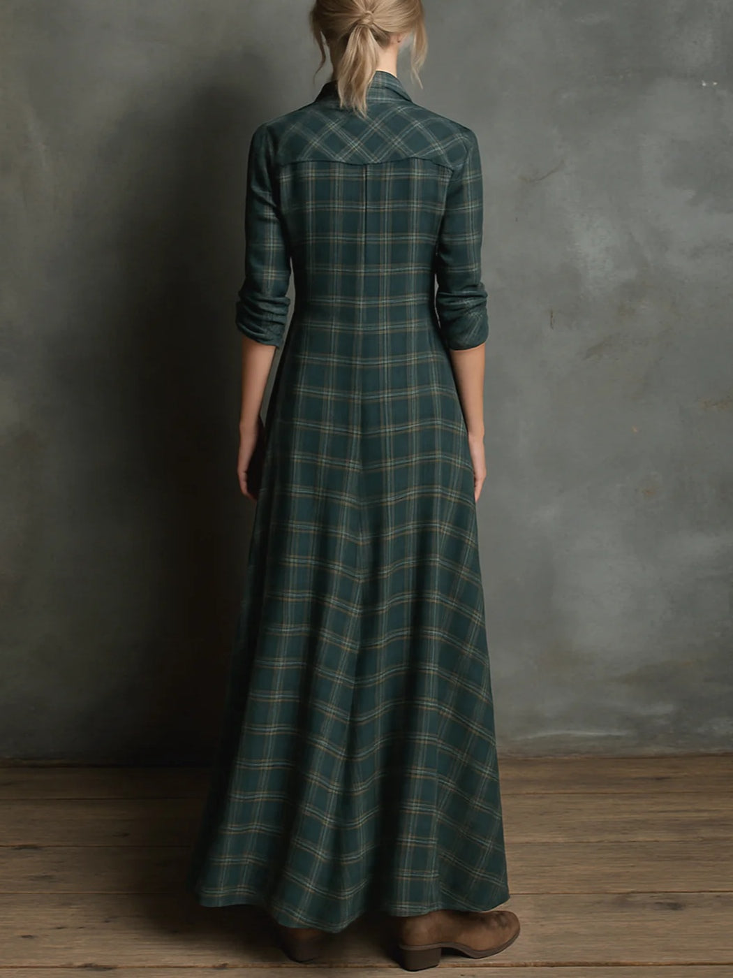 Comfortable Moira women's maxi dress, ideal for evening wear. Stylish, flowy, and sophisticated long occasion dress.