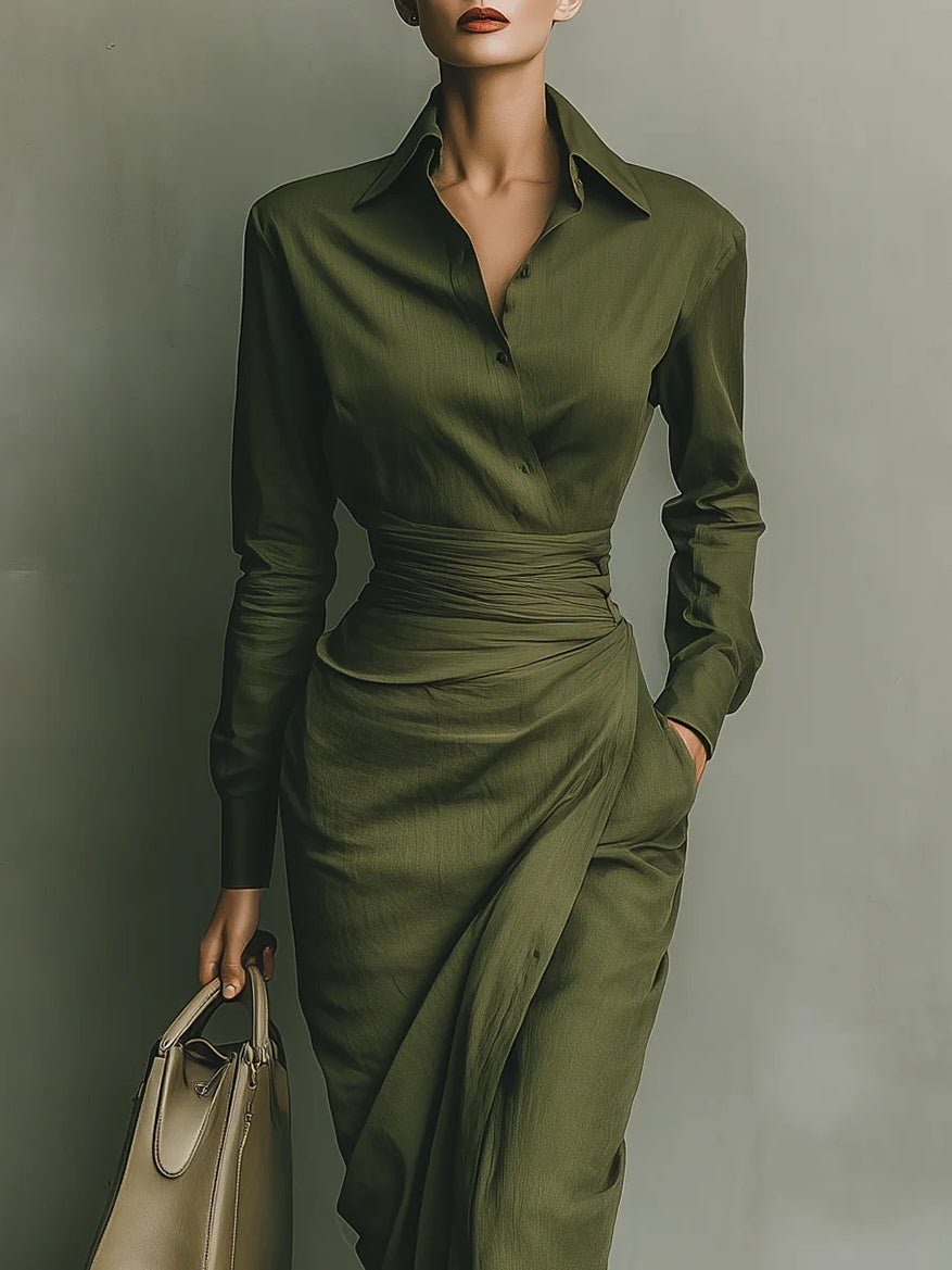 Sophisticated women's fitted maxi dress with collar. Stylish long green formal dress, ideal for elegant occasions.