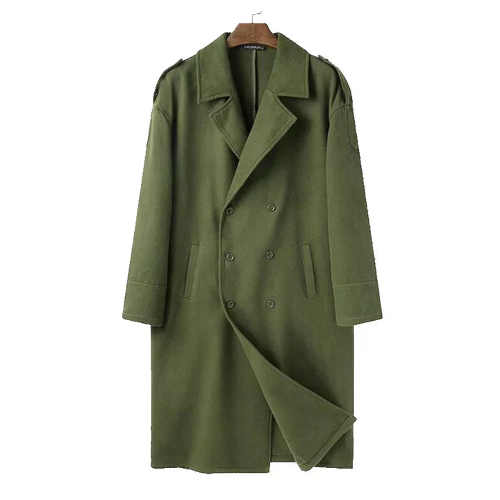 Warm men's double-breasted long coat for winter, featuring a classic design and sophisticated outerwear.