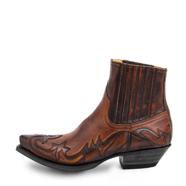 Stylish men's pointed toe western ankle cowboy boots with a rugged design. Ideal for fashion and casual outfits.