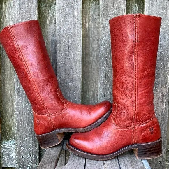 Fashionable women's ankle boots with orthopaedic support for all-day comfort, featuring durable non-slip soles.
