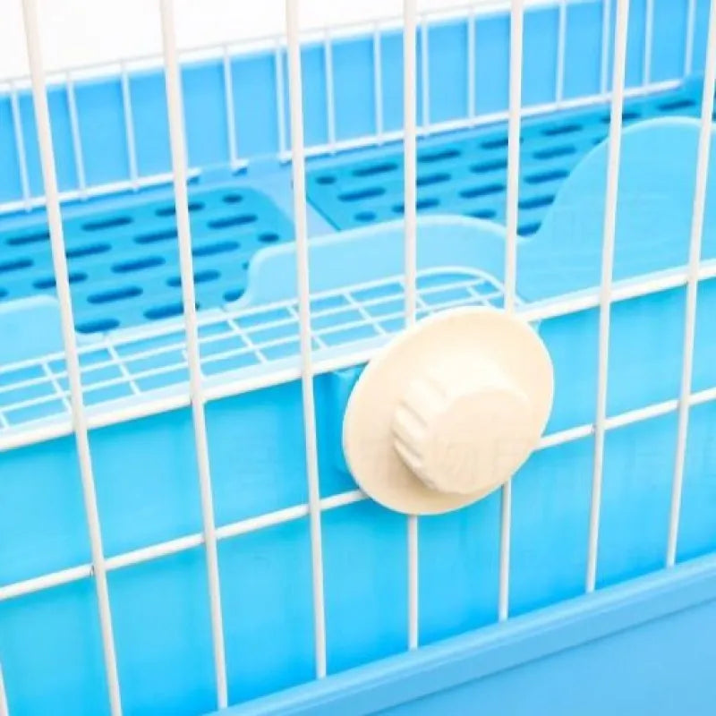 Pet hygiene solution: Ventilated cat litter tray for odor control, durable & simple to clean.