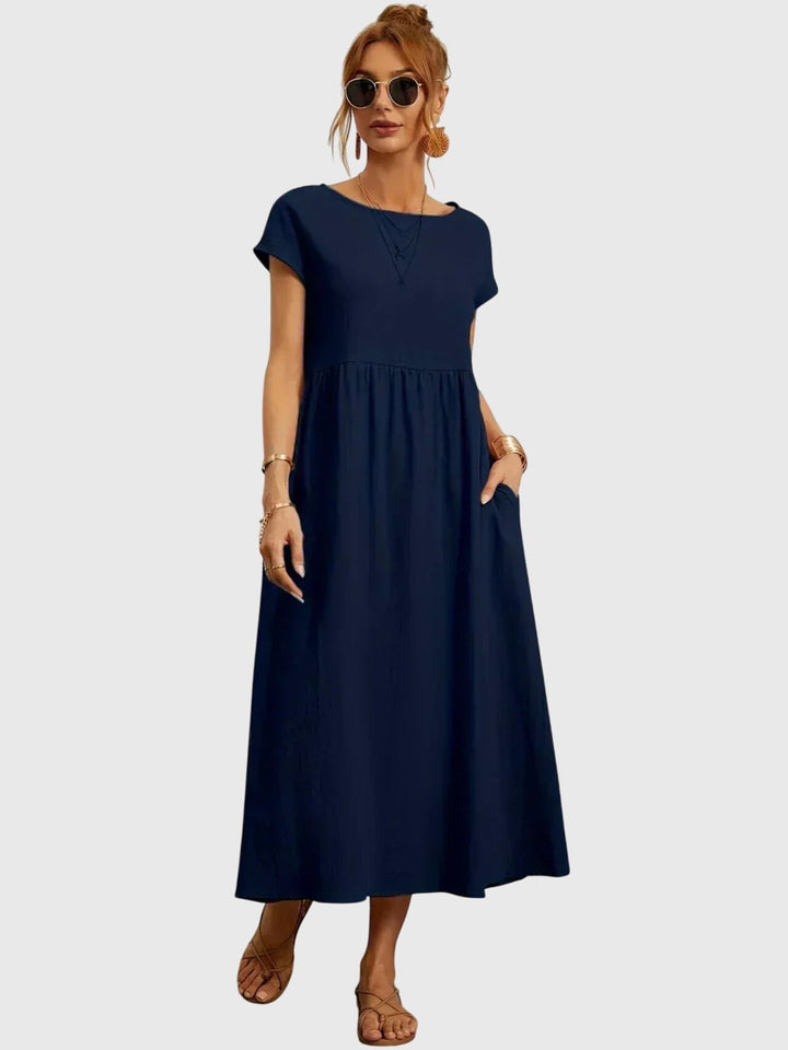 Comfortable women's everyday casual dress with practical pockets, ideal for relaxed summer style.