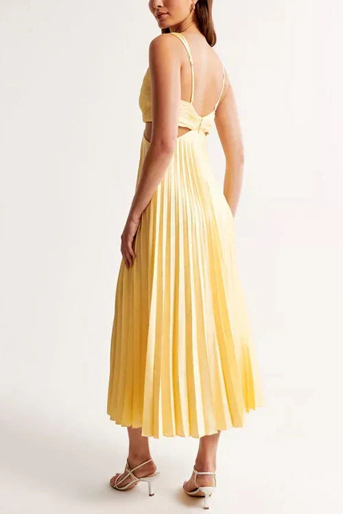 Flattering women's Dreamy Maxi Dress, offering effortless elegance for any occasion.