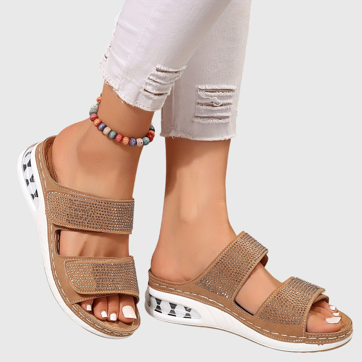 Open-toe women's comfort sandals with orthopaedic arch support, perfect for daily wear.