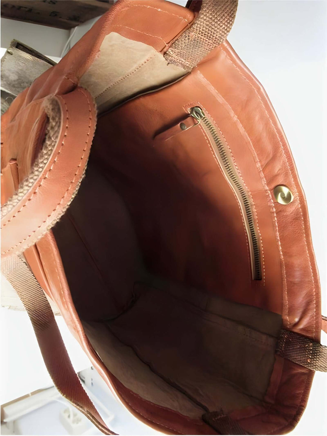 Vintage Handbag - Timeless Chic