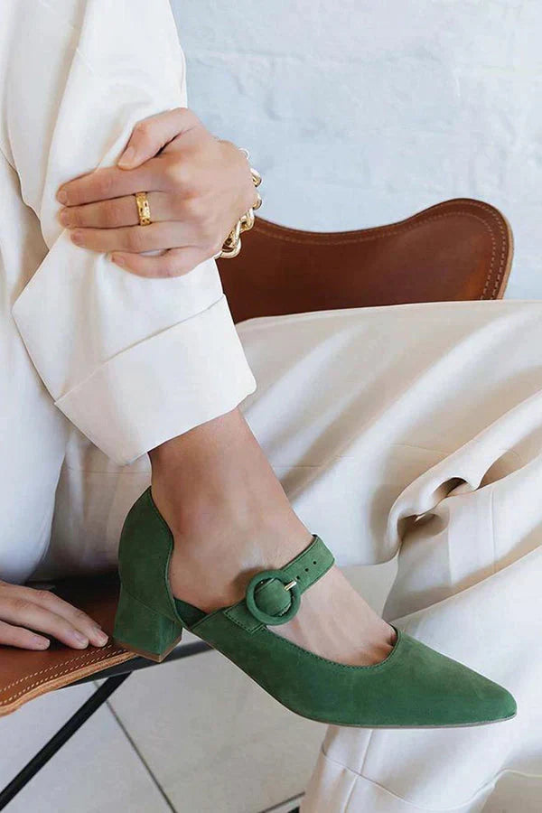 Women's elegant heeled dress shoes, perfect for work or evening, combining comfort with classic style.