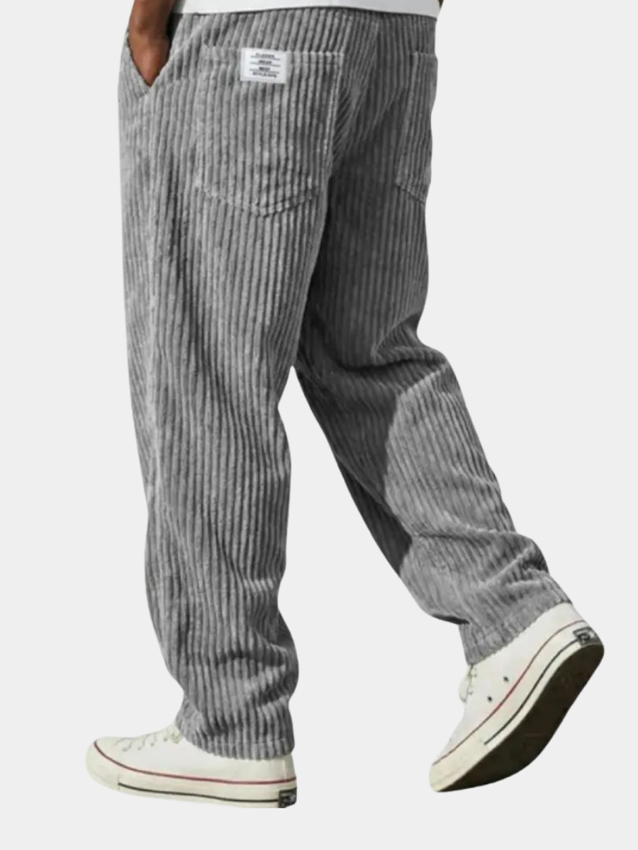 Men's vintage-style corduroy trousers, relaxed fit, comfortable casual pants for classic everyday wear.