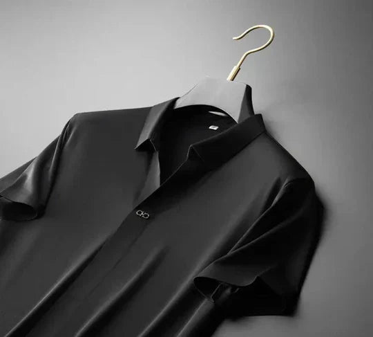 Detail of men's luxury cotton linen two-piece set, highlighting comfortable fabric for seasonal style.