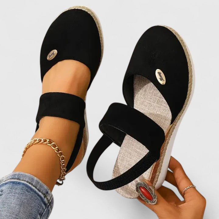 Versatile women's orthopaedic sandals with arch support, suitable for casual outings & walking.