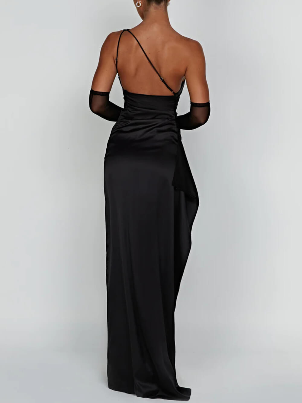 Sophisticated women's one-shoulder maxi dress, an elegant party gown featuring a chic high slit.