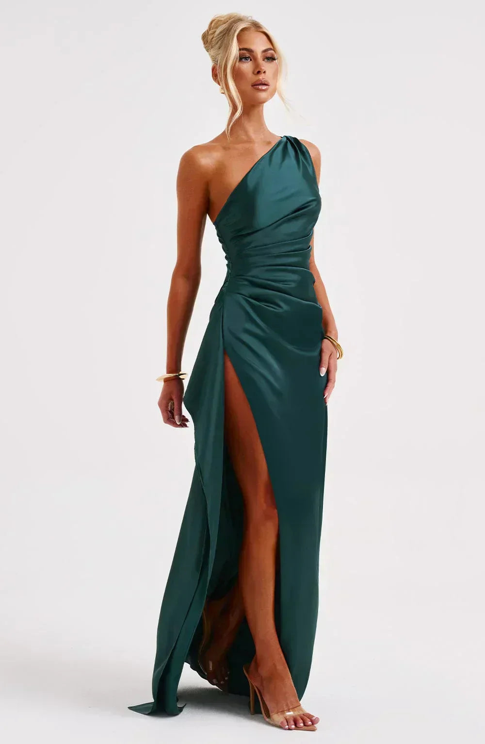 Chic one-shoulder long dress, high slit, a sophisticated choice for formal evening wear.